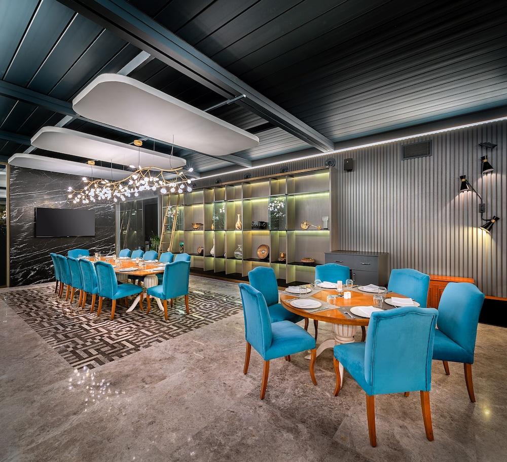 아나돌루 호텔 다운타운 앙카라 외부 사진 The interior of the restaurant