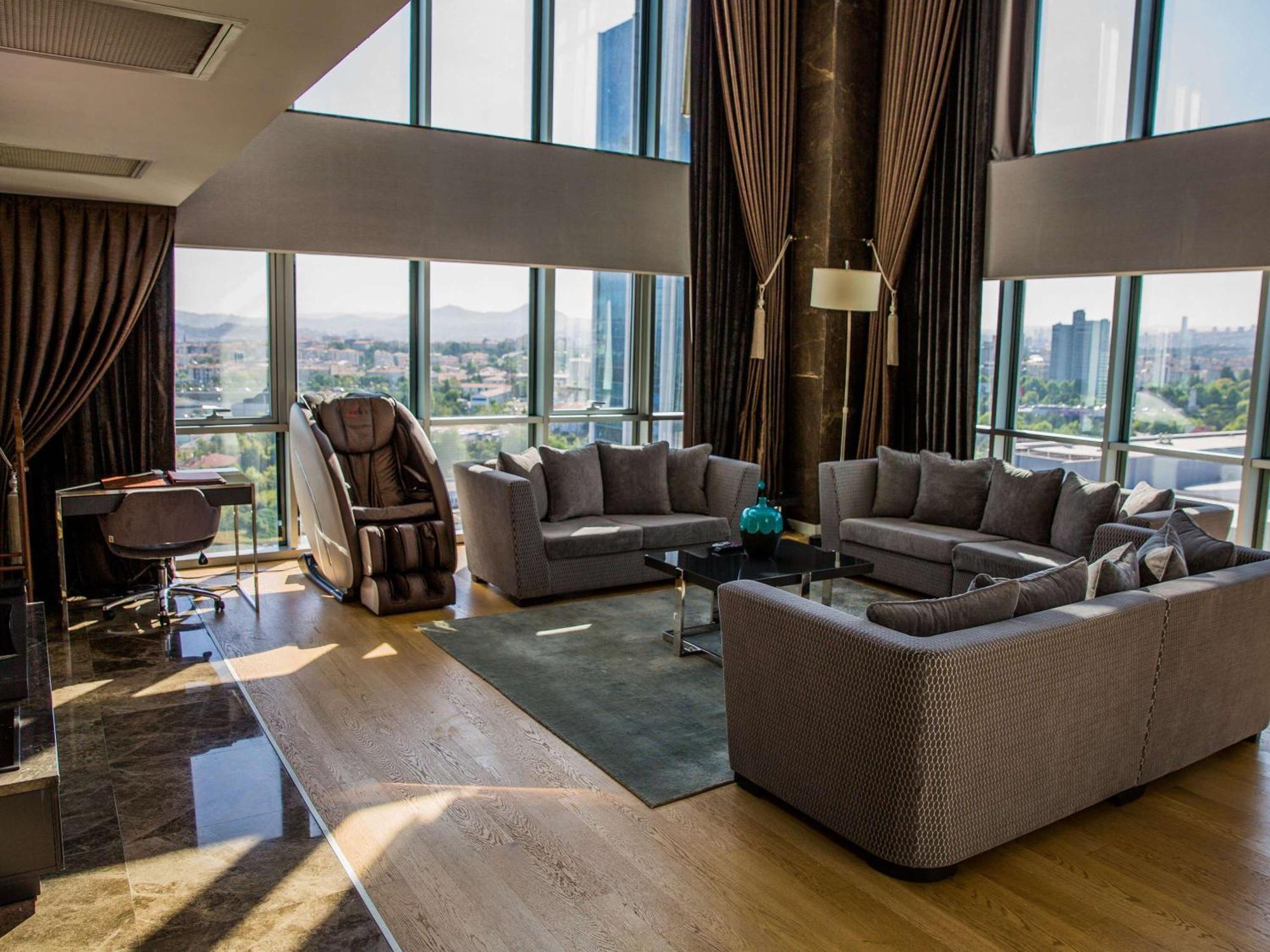 아나돌루 호텔 다운타운 앙카라 외부 사진 The interior of a presidential suite at the Four Seasons Hotel, Istanbul