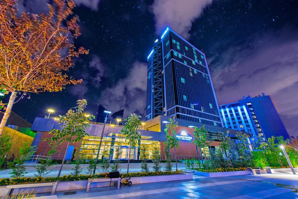아나돌루 호텔 다운타운 앙카라 외부 사진 The hotel at night