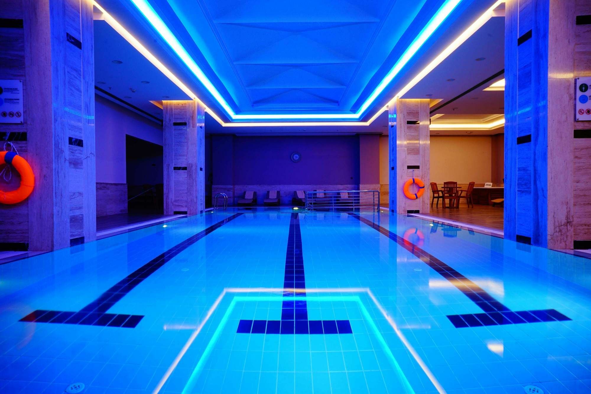 아나돌루 호텔 다운타운 앙카라 외부 사진 The pool at the hotel